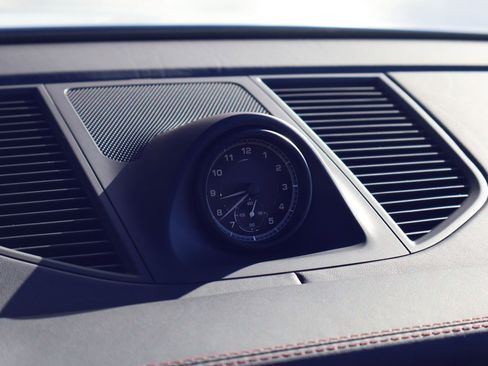 Certified 2025 Porsche Macan image 21