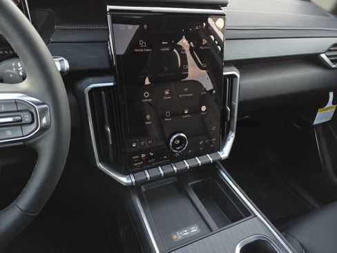 New 2026 GMC Acadia Elevation w/ Elevation Premium Package AWD/4WD image 38