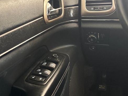 Used 2015 Jeep Grand Cherokee Limited w/ Luxury Group II AWD/4WD image 11