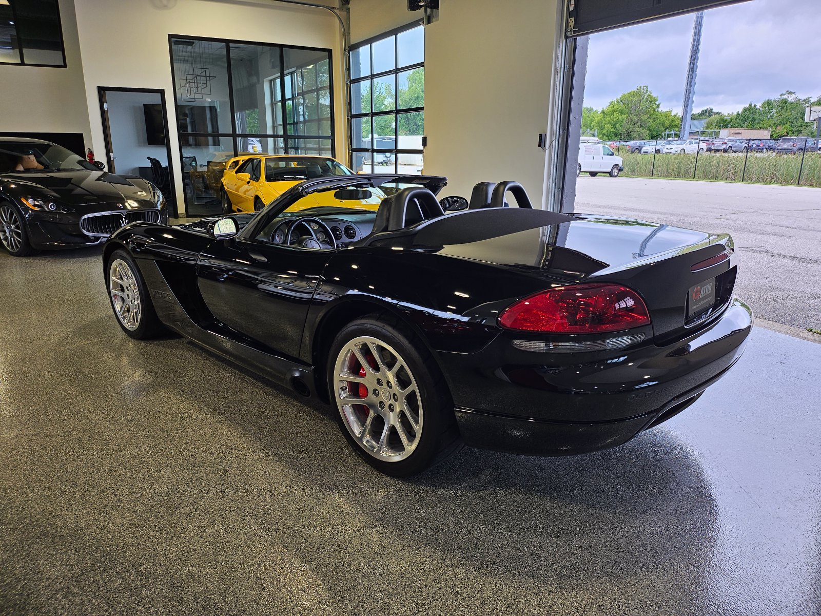 Used 2005 Dodge Viper SRT-10 RWD image 4