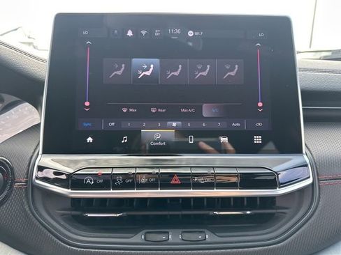 Used 2024 Jeep Compass Trailhawk image 35