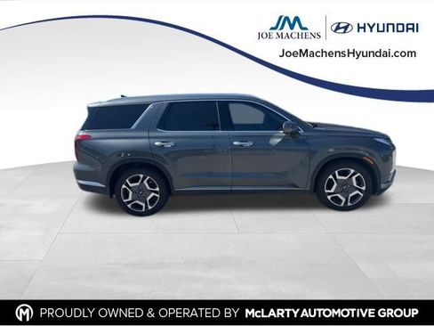 Used 2023 Hyundai Palisade Limited FWD image 3