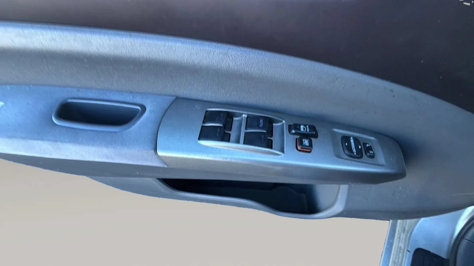 Used 2005 Toyota Prius FWD image 32