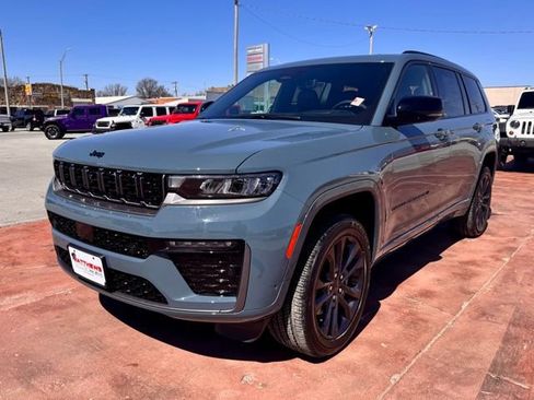 New 2026 Jeep Grand Cherokee L Limited image 1