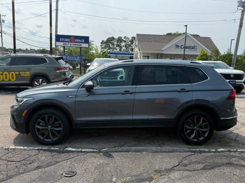Certified 2023 Volkswagen Tiguan SE FWD image 4