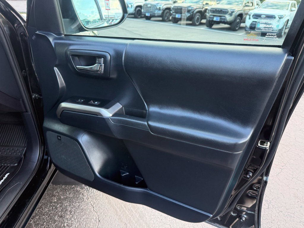 Certified 2019 Toyota Tacoma Limited AWD/4WD image 21