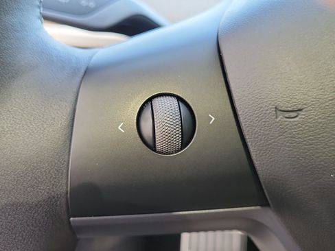 Used 2021 Tesla Model 3 Standard Range Plus RWD image 16