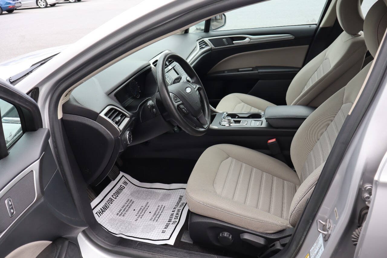 Used 2019 Ford Fusion S FWD image 5