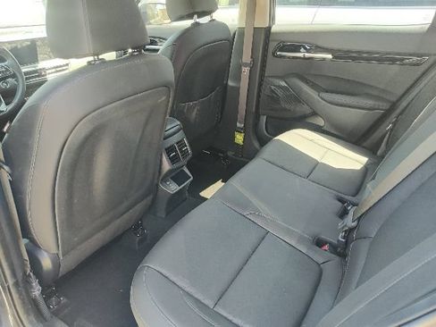 Certified 2024 Kia Seltos EX FWD image 4