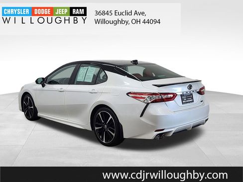 Used 2020 Toyota Camry XSE image 6