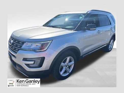 Used 2017 Ford Explorer XLT w/ Equipment Group 202A AWD/4WD image 1