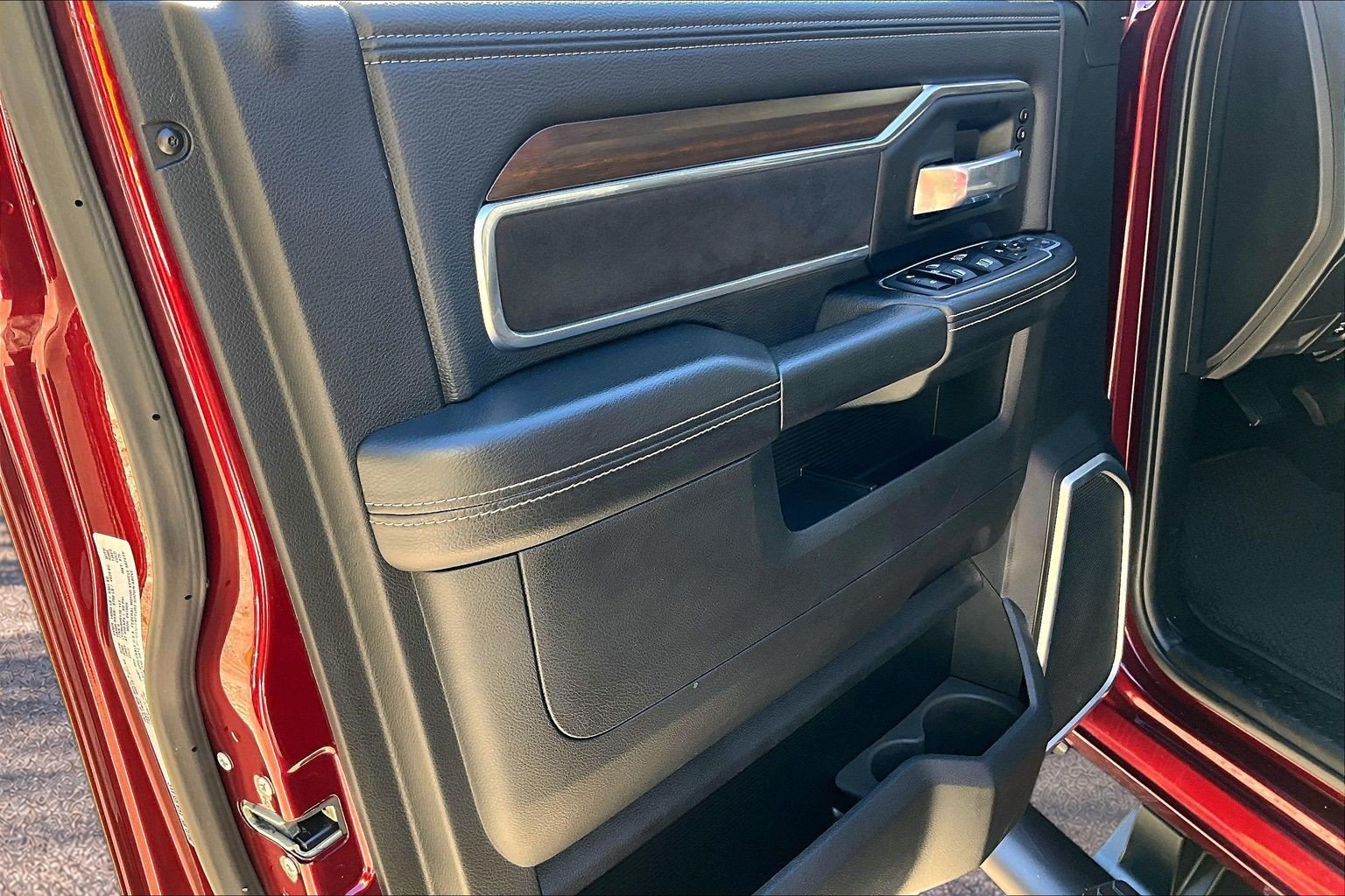 Used 2023 RAM 3500 Laramie AWD/4WD image 20