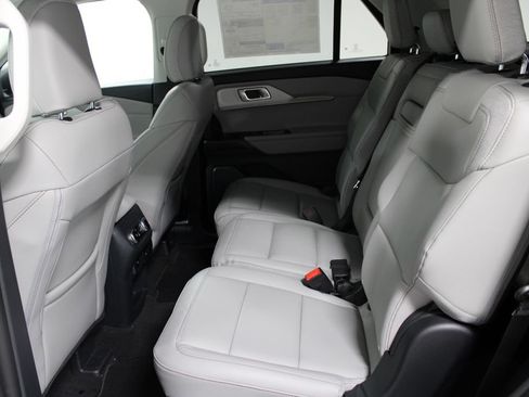 New 2026 Ford Explorer Active w/ Active Comfort Package RWD image 23