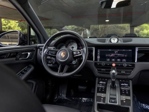 Certified 2022 Porsche Macan S AWD/4WD image 41