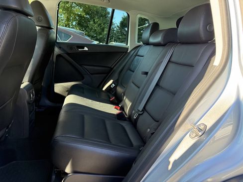 Used 2017 Volkswagen Tiguan Sport image 11