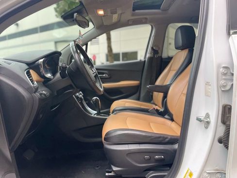 Used 2018 Chevrolet Trax Premier FWD image 18