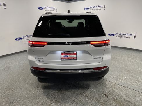 Used 2024 Jeep Grand Cherokee Limited image 5