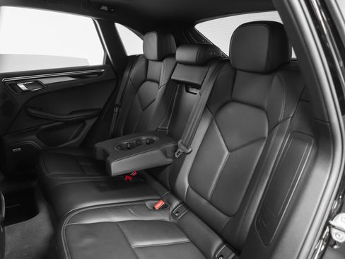 Certified 2021 Porsche Macan AWD/4WD image 37