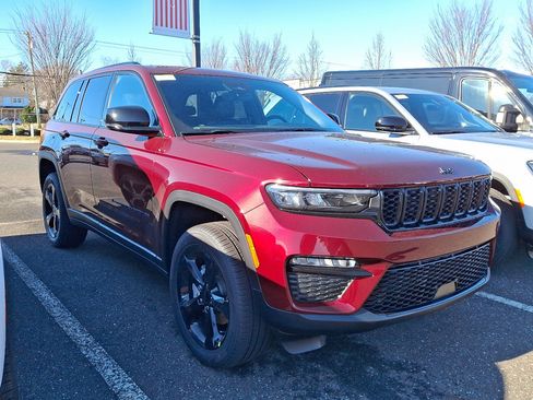 New 2025 Jeep Grand Cherokee Limited image 3