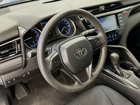 Used 2019 Toyota Camry LE FWD image 18