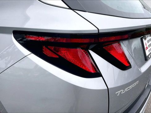 Used 2025 Hyundai Tucson SE image 15