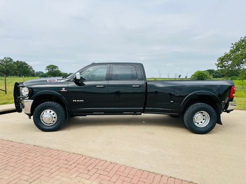 Used 2022 RAM 3500 Laramie AWD/4WD image 2
