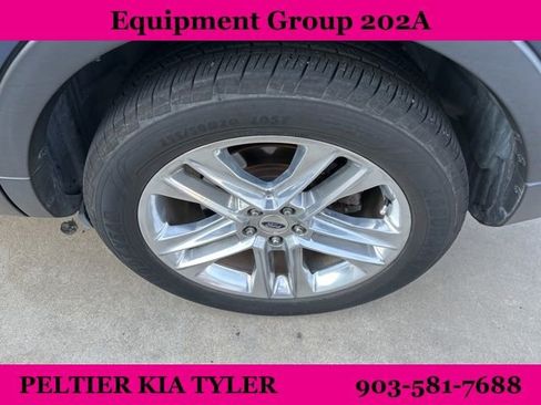 Used 2017 Ford Explorer XLT w/ Equipment Group 202A image 9