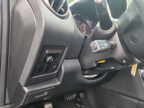 Used 2014 Nissan Rogue S FWD image 31