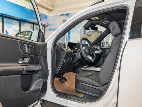 Used 2026 Mercedes-Benz GLB 250 4MATIC image 13