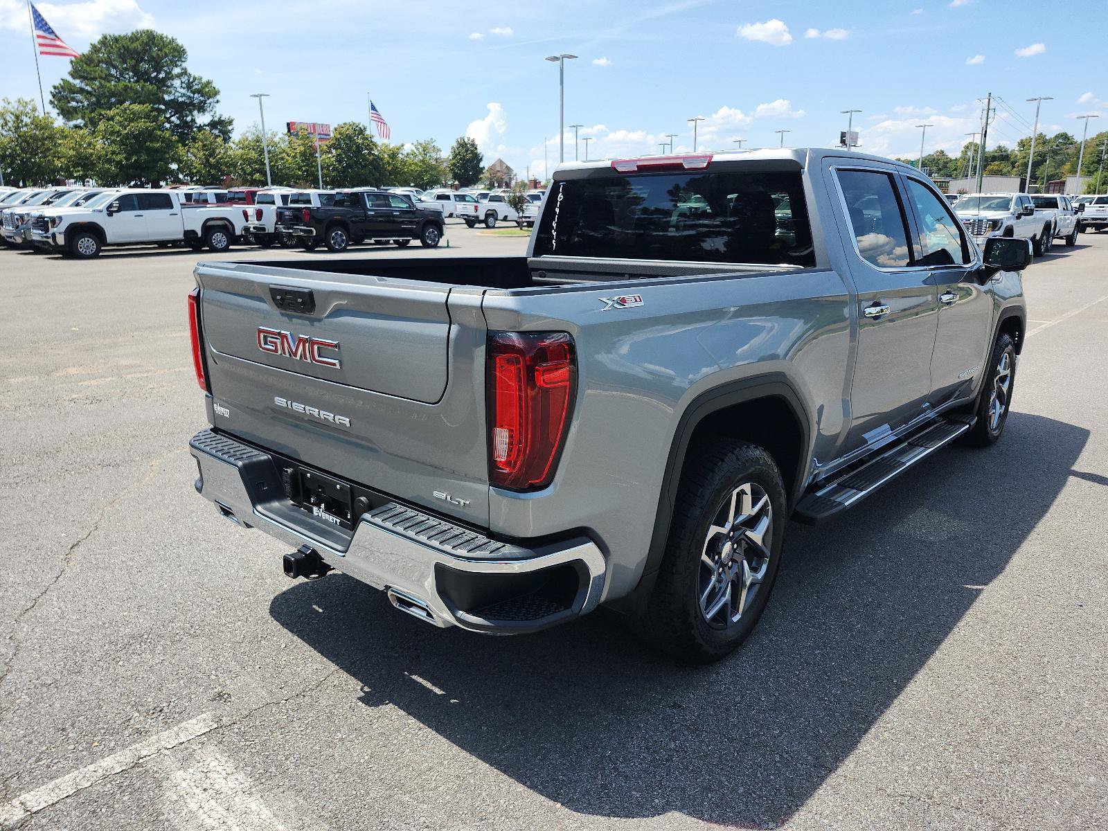 Used 2026 GMC Sierra 1500 SLT w/ SLT Premium Package AWD/4WD image 3