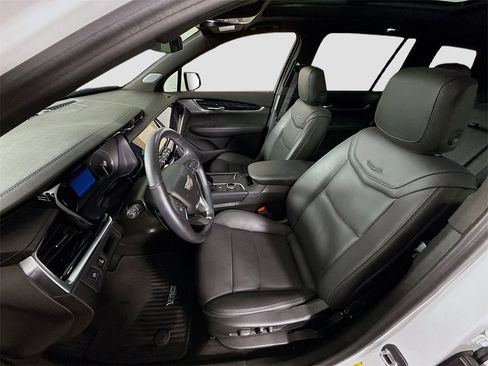 Used 2024 Cadillac XT6 Premium Luxury image 16