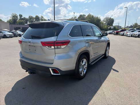 Used 2018 Toyota Highlander Limited AWD/4WD image 3