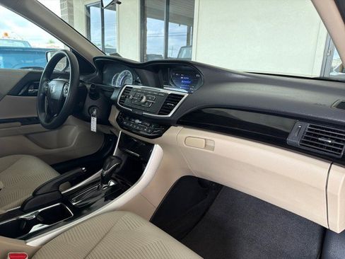 Used 2016 Honda Accord LX image 24