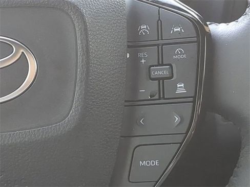 Used 2025 Toyota bZ4X AWD image 25