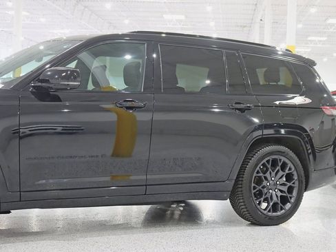 Used 2023 Jeep Grand Cherokee L Summit w/ High Altitude Package image 3