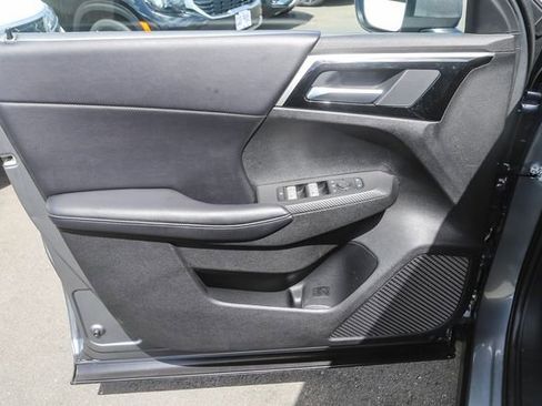 Used 2024 Mitsubishi Outlander FWD image 23