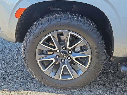 Used 2023 Chevrolet Tahoe Z71 w/ Luxury Package image 13