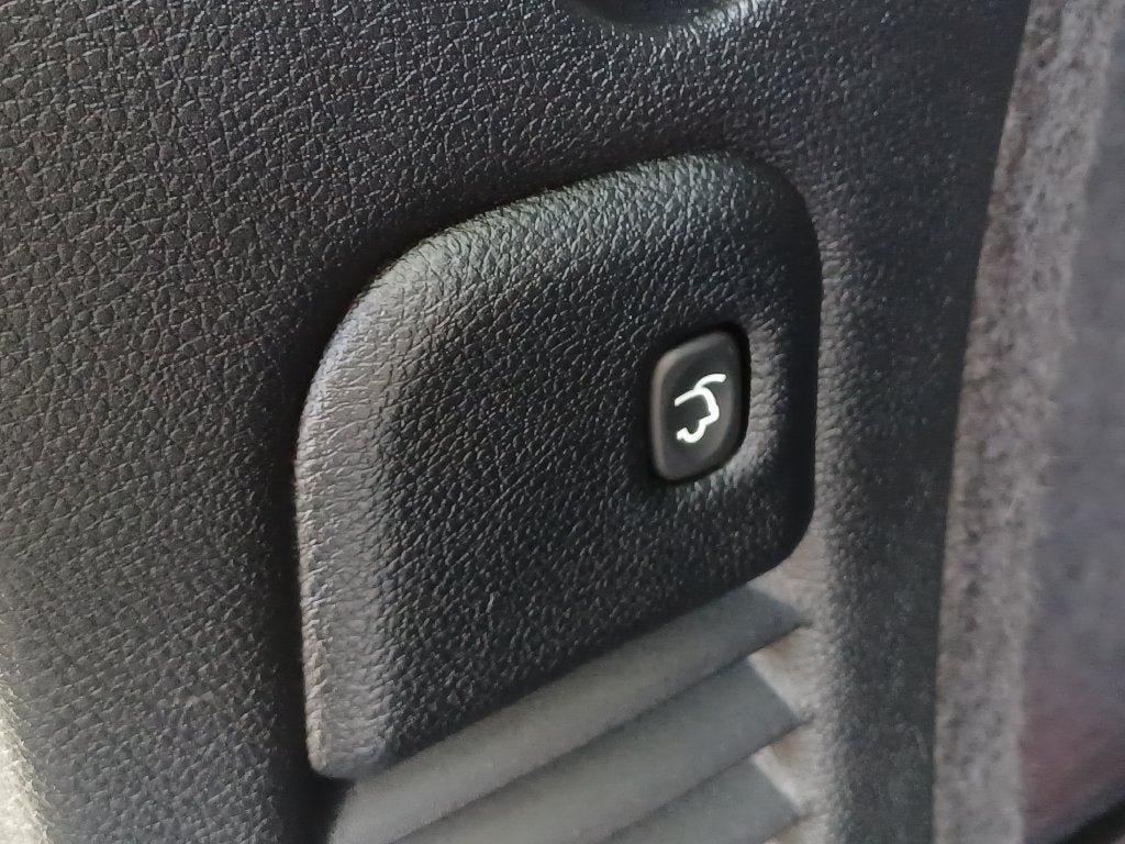 Used 2025 Dodge Durango R/T w/ Blacktop Package AWD/4WD image 31
