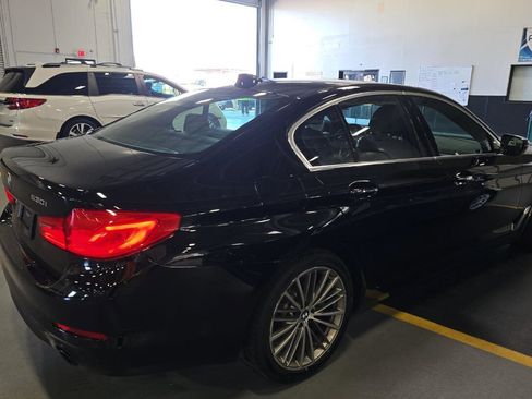 Used 2018 BMW 530i xDrive w/ Premium Package image 5