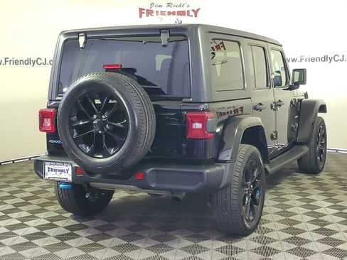 Used 2023 Jeep Wrangler Unlimited Sahara w/ Cold Weather Group AWD/4WD image 3
