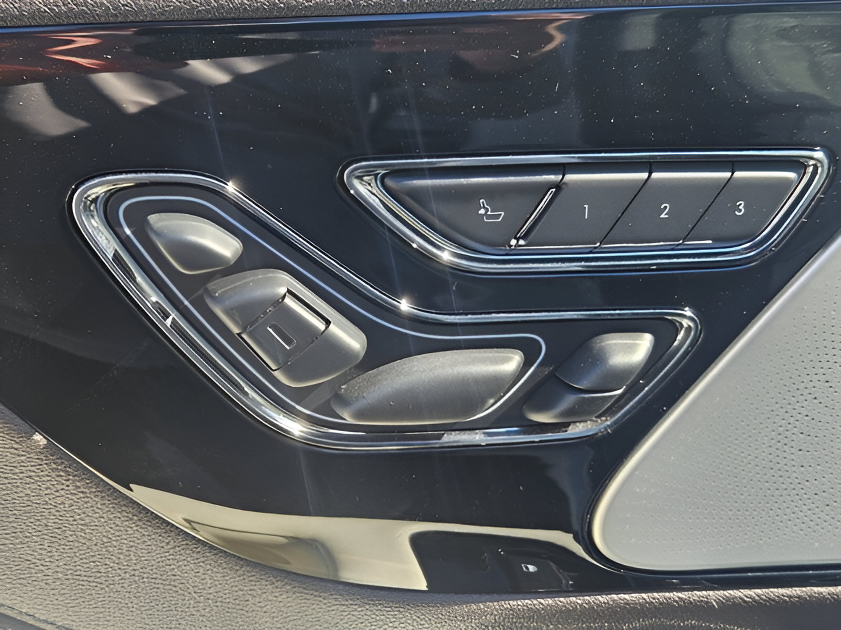 Used 2024 Lincoln Aviator Black Label AWD/4WD image 13