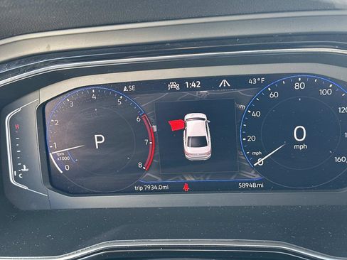 Certified 2022 Volkswagen Jetta SEL image 24