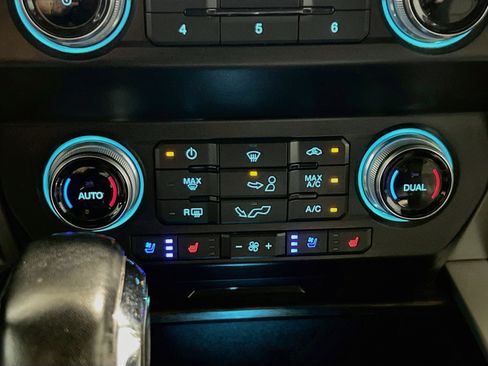 Used 2020 Ford F150 Lariat w/ Equipment Group 502A Luxury AWD/4WD image 12