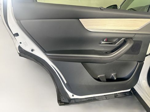 Used 2024 MAZDA CX-90 Plug-In Hybrid w/ Premium Pkg AWD/4WD image 26