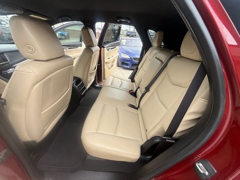 Used 2017 Cadillac XT5 FWD image 17