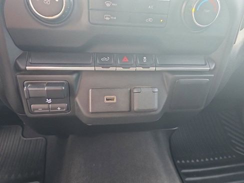 Used 2020 Chevrolet Silverado 2500 Custom w/ Custom Value Package image 8