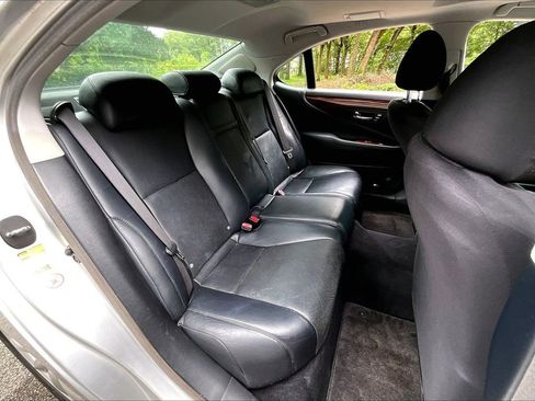 Used 2007 Lexus LS 460 RWD image 22