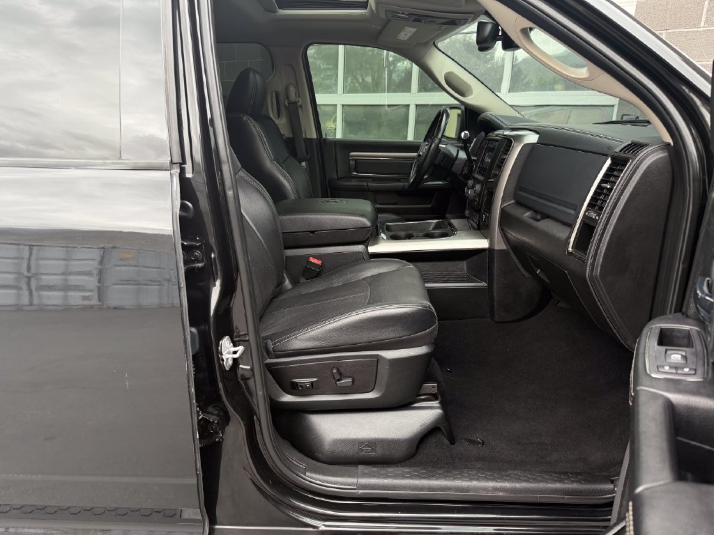 Used 2018 RAM 2500 Laramie w/ Sport Appearance Group AWD/4WD image 43