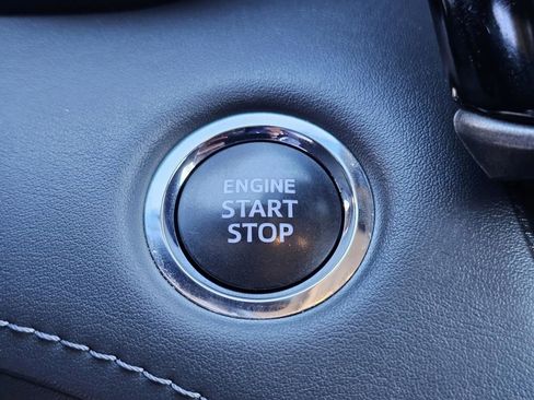 Used 2023 Toyota Highlander XLE image 24