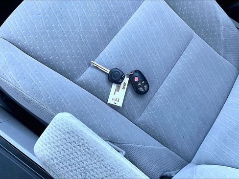 Used 2018 Toyota Sienna LE FWD image 14